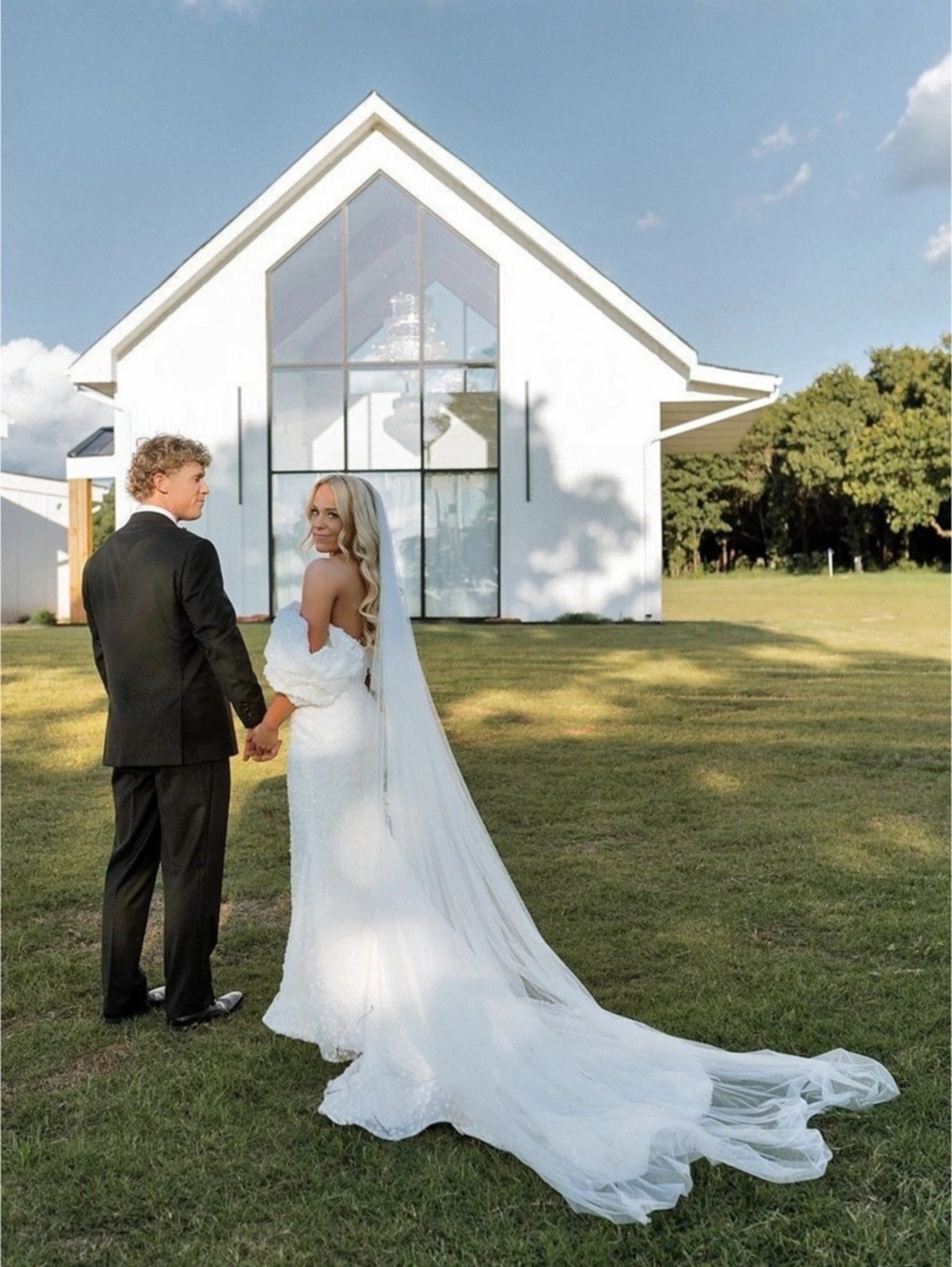 Bridal Veil with Comb in White